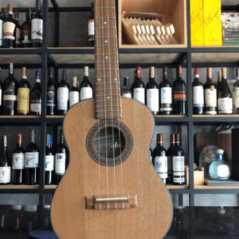 UKULELES Y GUITALELES